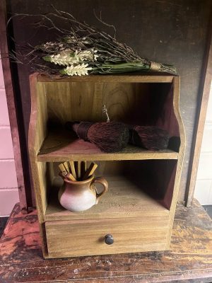 houten kastje met laatje