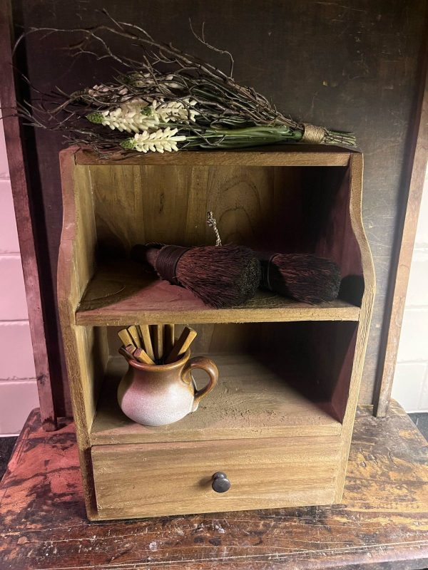 houten kastje met laatje