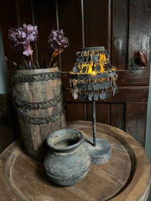 sober lampje op batterij met bedeltjes