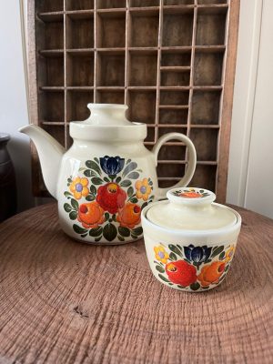 vintage thee pot met suiker potje